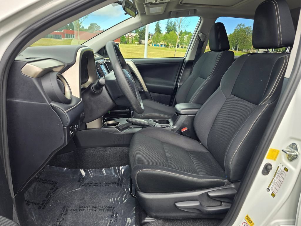 Used 2015 Toyota RAV4 XLE FWD image 11