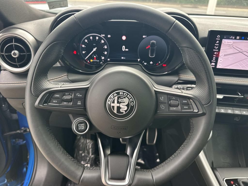 New 2025 Alfa Romeo Tonale w/ Premium Package AWD/4WD image 23