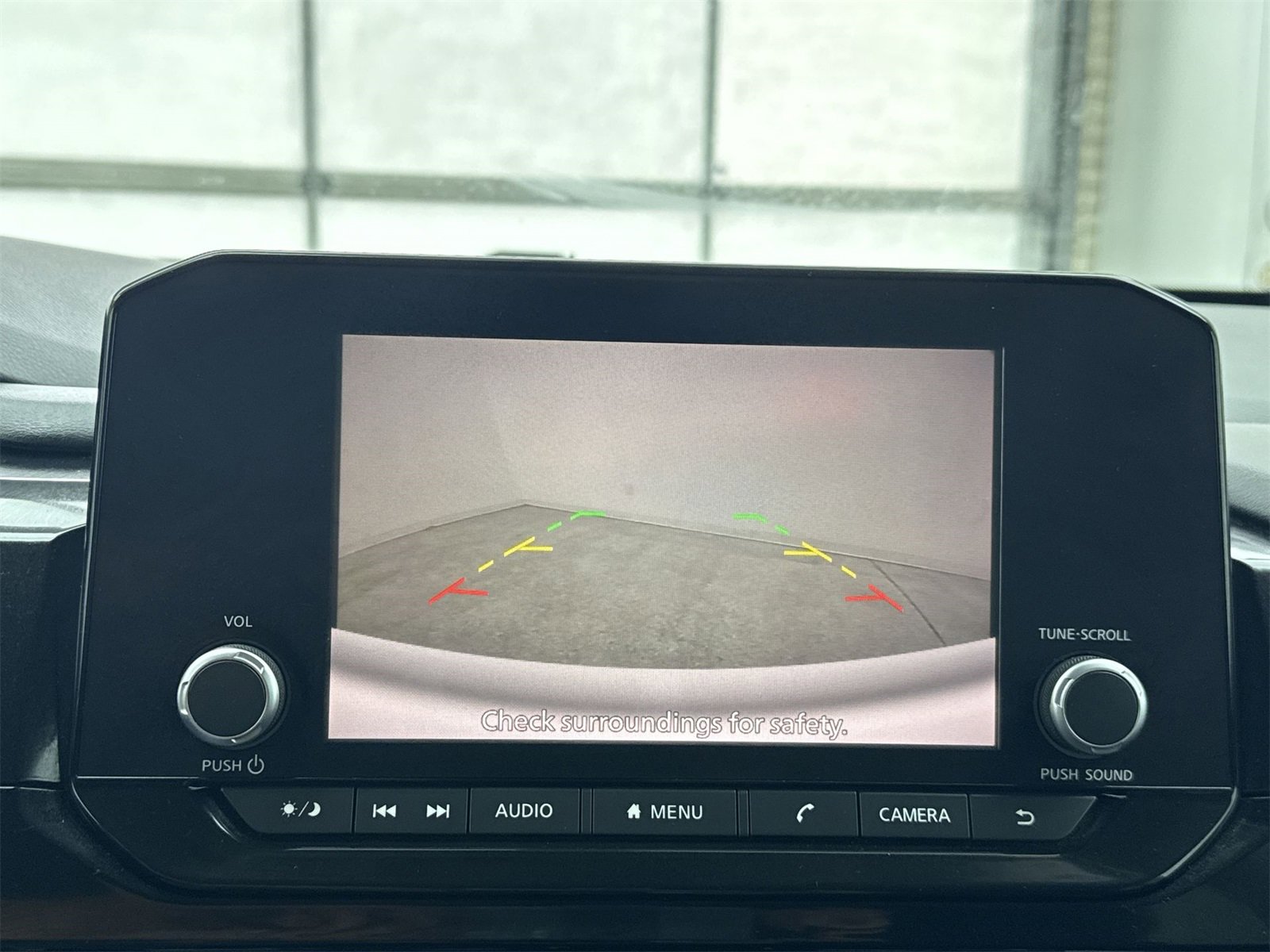 Used 2022 Nissan Pathfinder S image 26