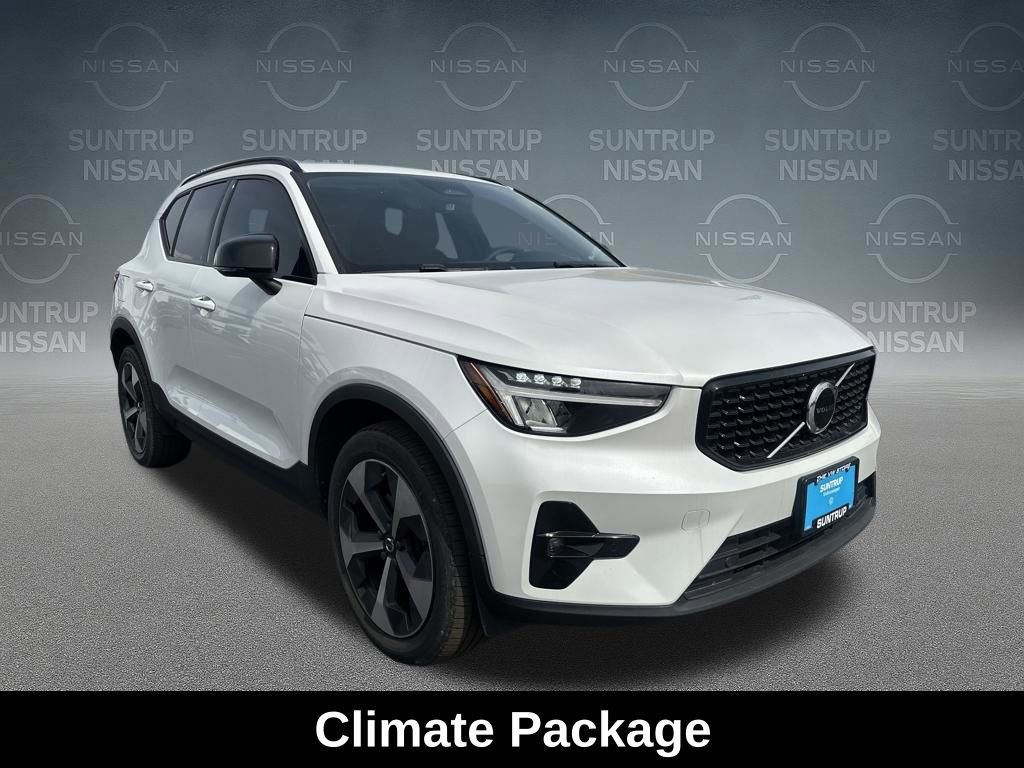 Used 2023 Volvo XC40 B5 Plus w/ Protection Package Premier image 10
