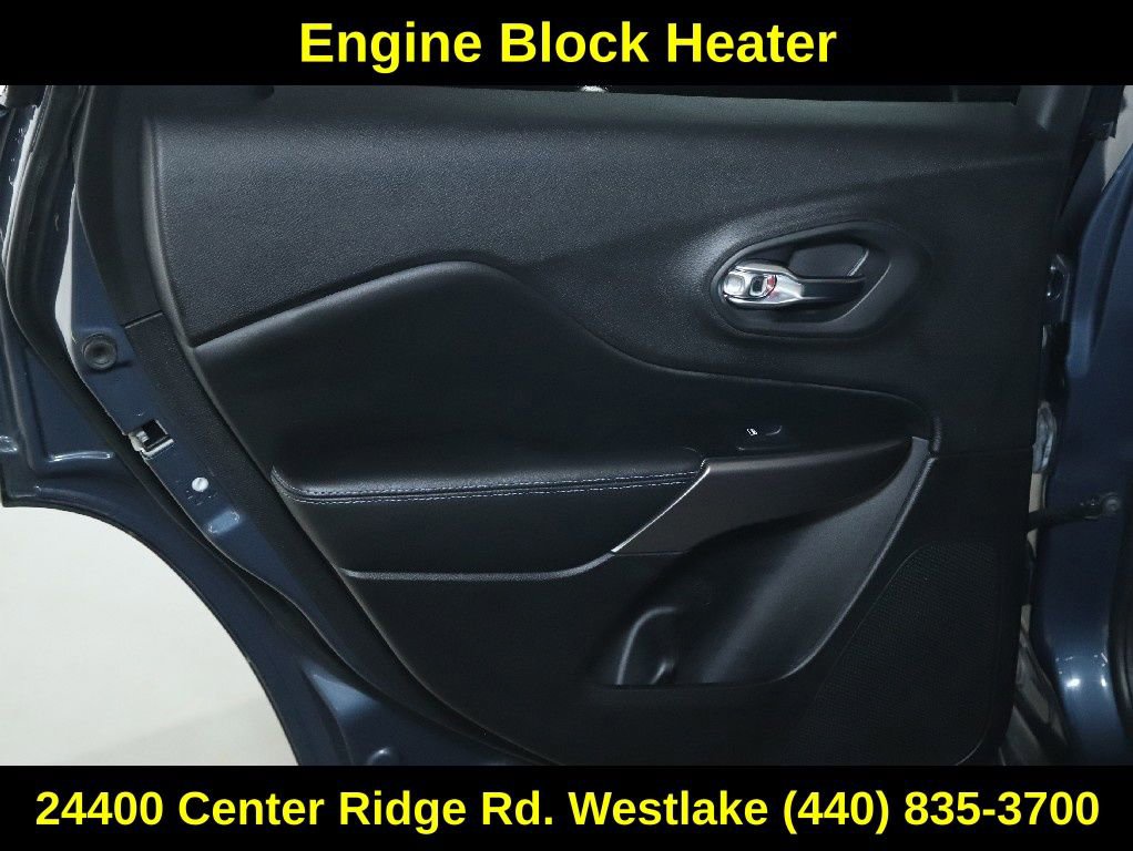 Used 2019 Jeep Cherokee Latitude Plus w/ Cold Weather Group AWD/4WD image 13