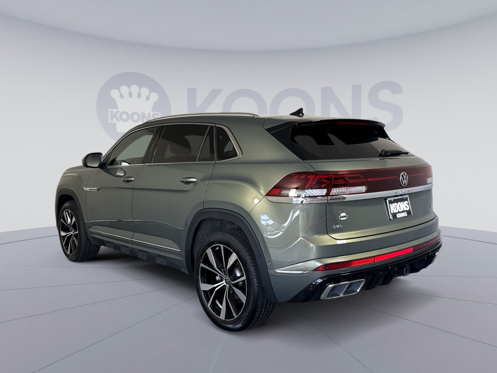 Used 2026 Volkswagen Atlas Cross Sport SEL Premium R-Line AWD/4WD image 4