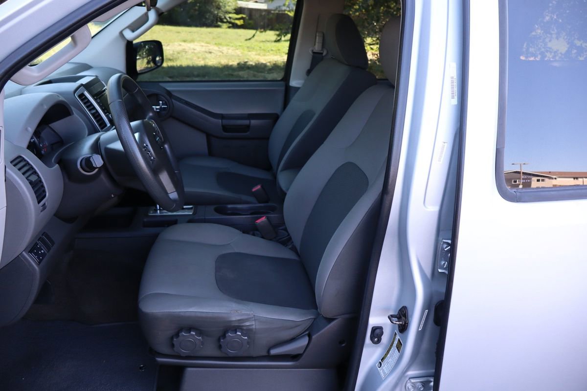 Used 2015 Nissan Xterra S image 19