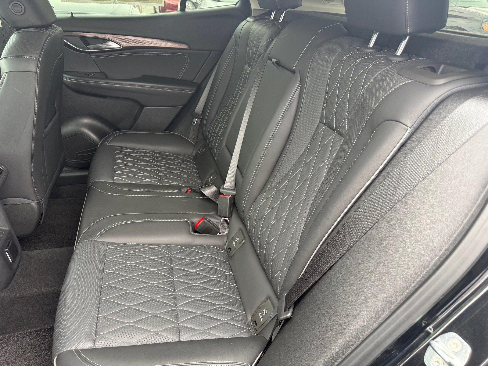 Used 2023 Buick Envision Avenir AWD/4WD image 25