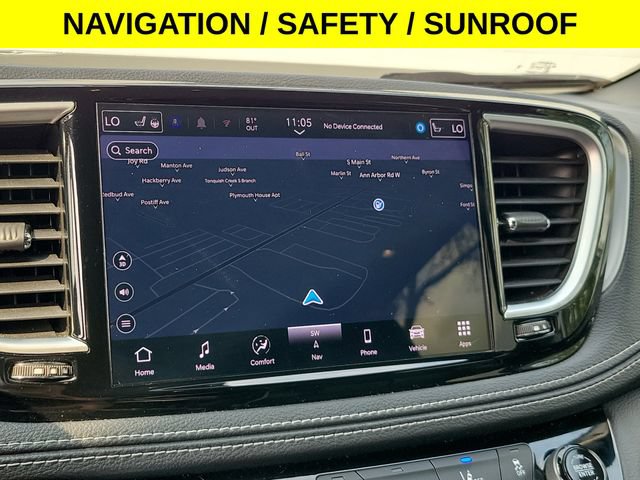 Used 2025 Chrysler Pacifica Limited FWD image 21
