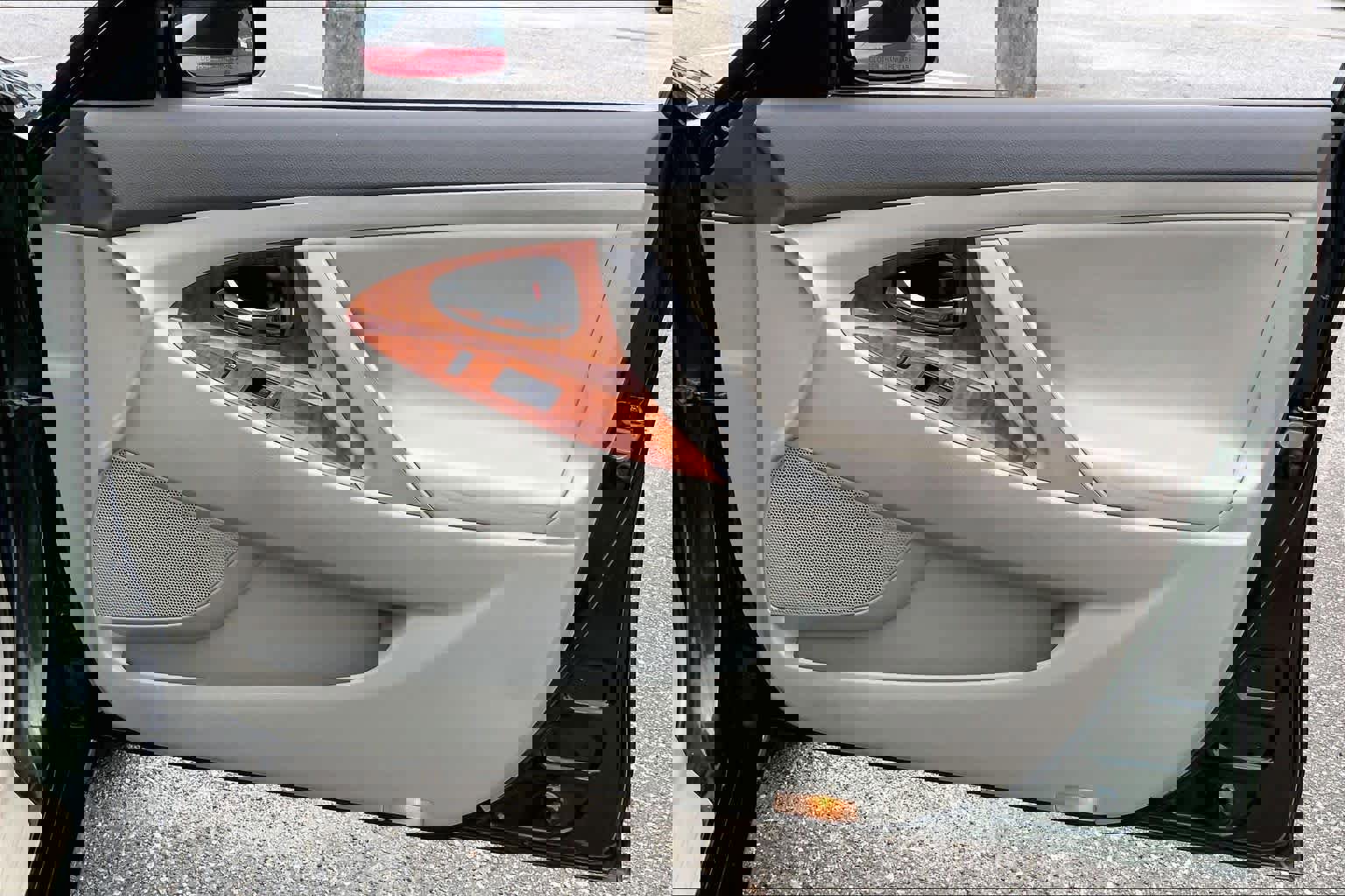 Used 2011 Toyota Camry XLE w/ XLE Extra-Value Pkg #1 FWD image 21