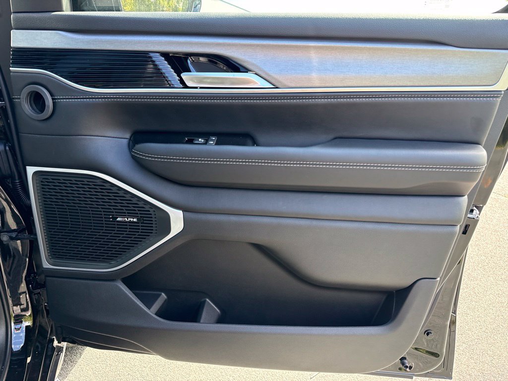 New 2026 Jeep Grand Wagoneer 4WD image 9