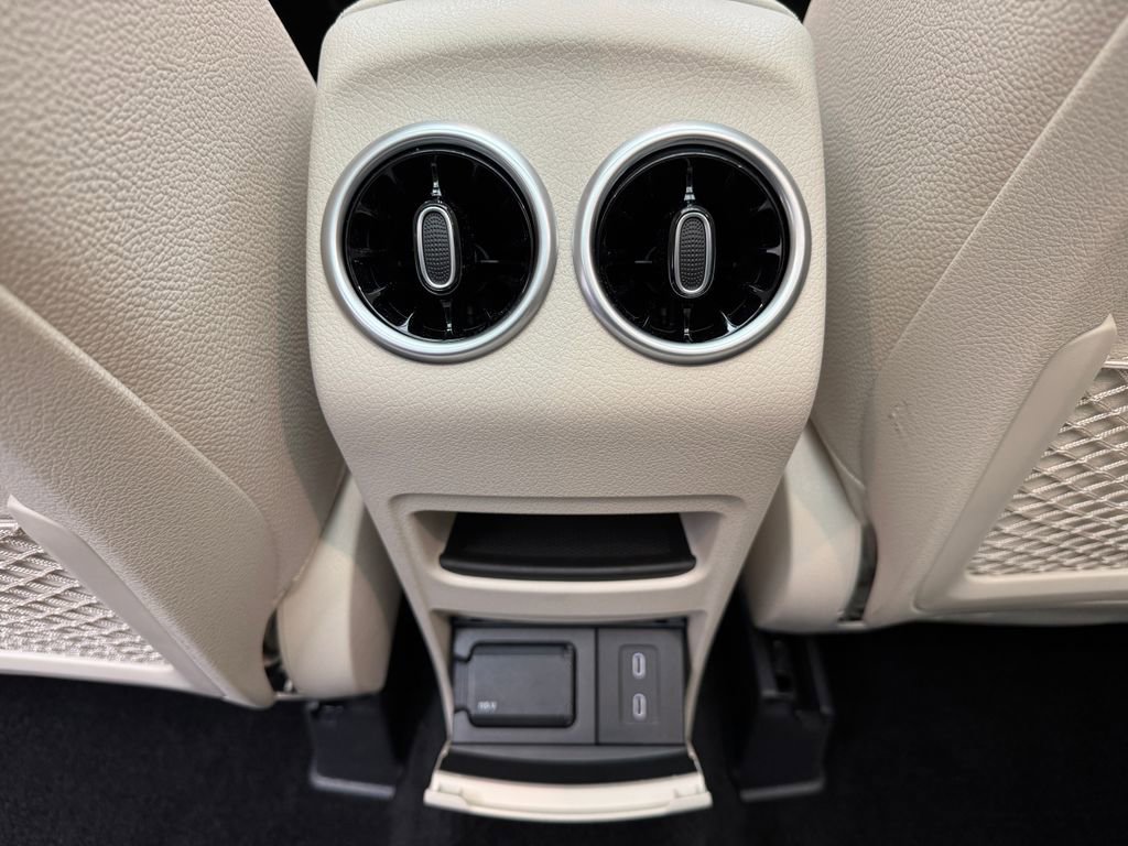 Used 2026 Mercedes-Benz GLB 250 4MATIC image 24