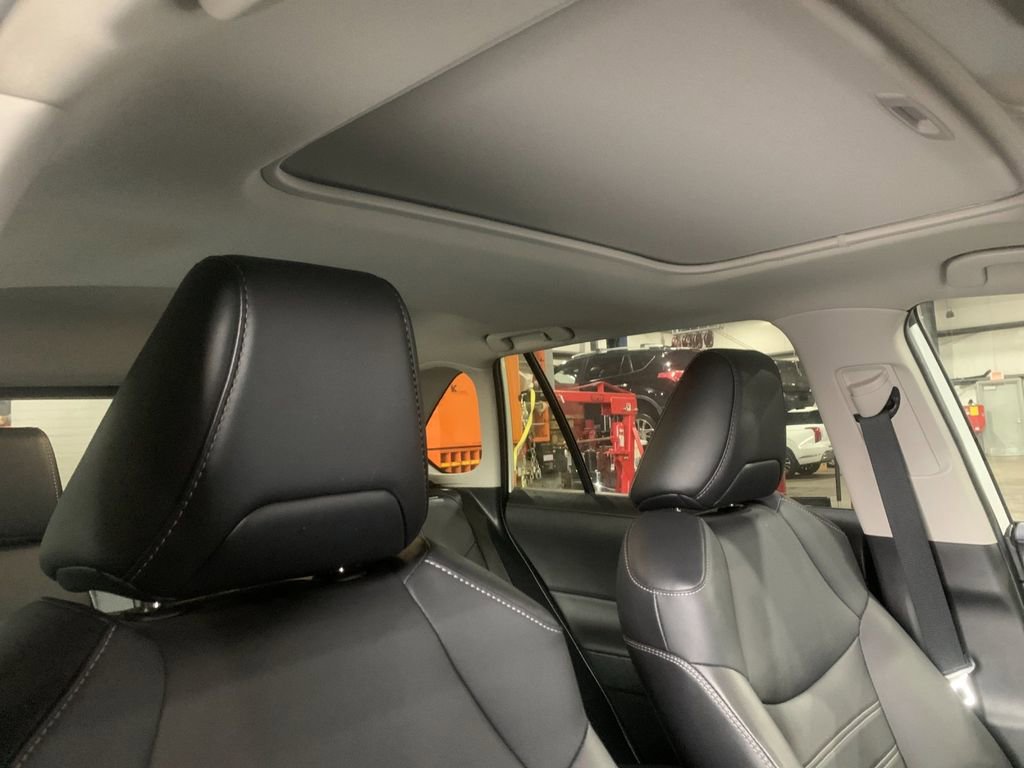 Used 2023 Toyota RAV4 XLE Premium image 20