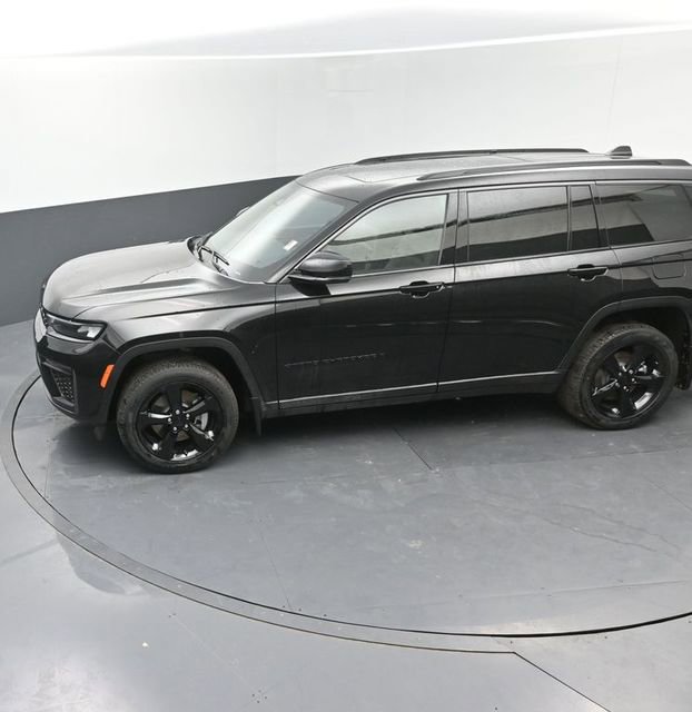 New 2026 Jeep Grand Cherokee L Limited w/ Limited Altitude Package AWD/4WD image 30