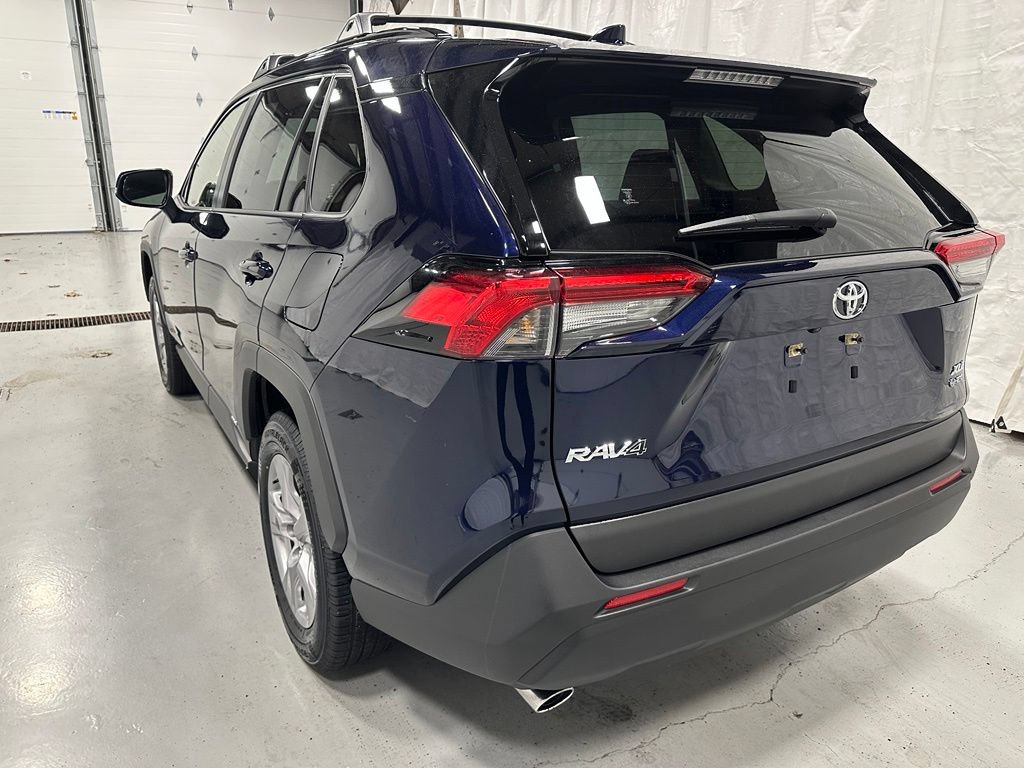 Used 2025 Toyota RAV4 XLE AWD/4WD image 5