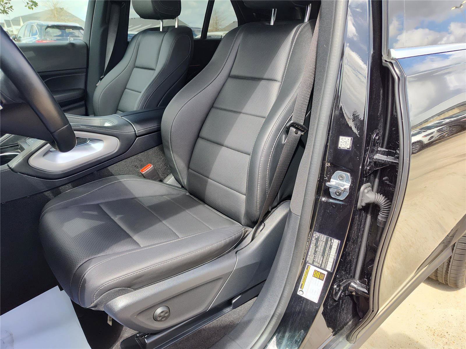Used 2025 Mercedes-Benz GLE 350 4MATIC image 17