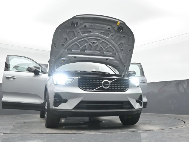 Used 2026 Volvo XC40 B5 Plus AWD/4WD image 53