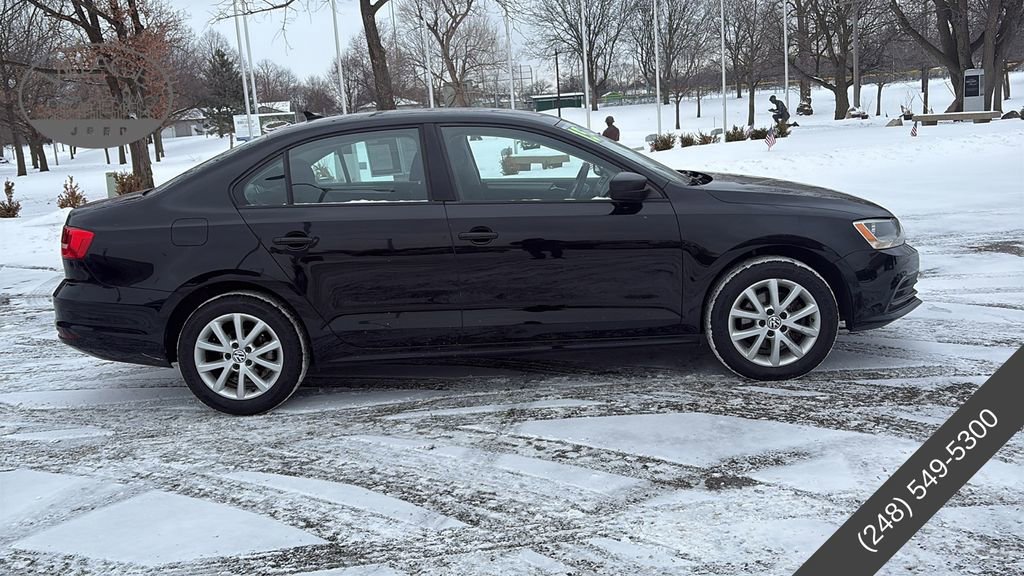 Used 2015 Volkswagen Jetta SE image 2