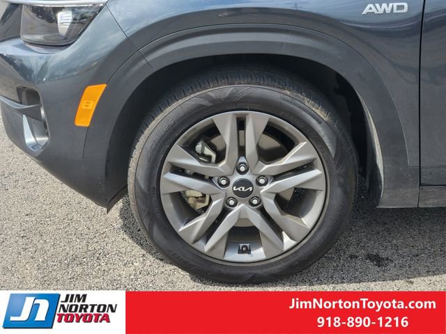 Used 2023 Kia Seltos S w/ Navigation Package AWD/4WD image 13