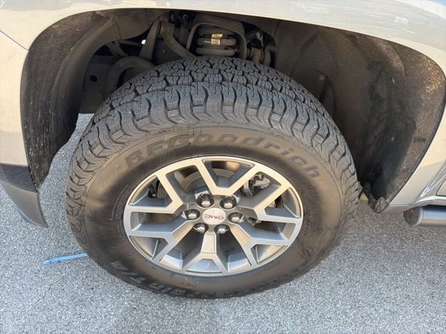 Used 2022 GMC Canyon AT4 w/ Driver Alert Package image 11