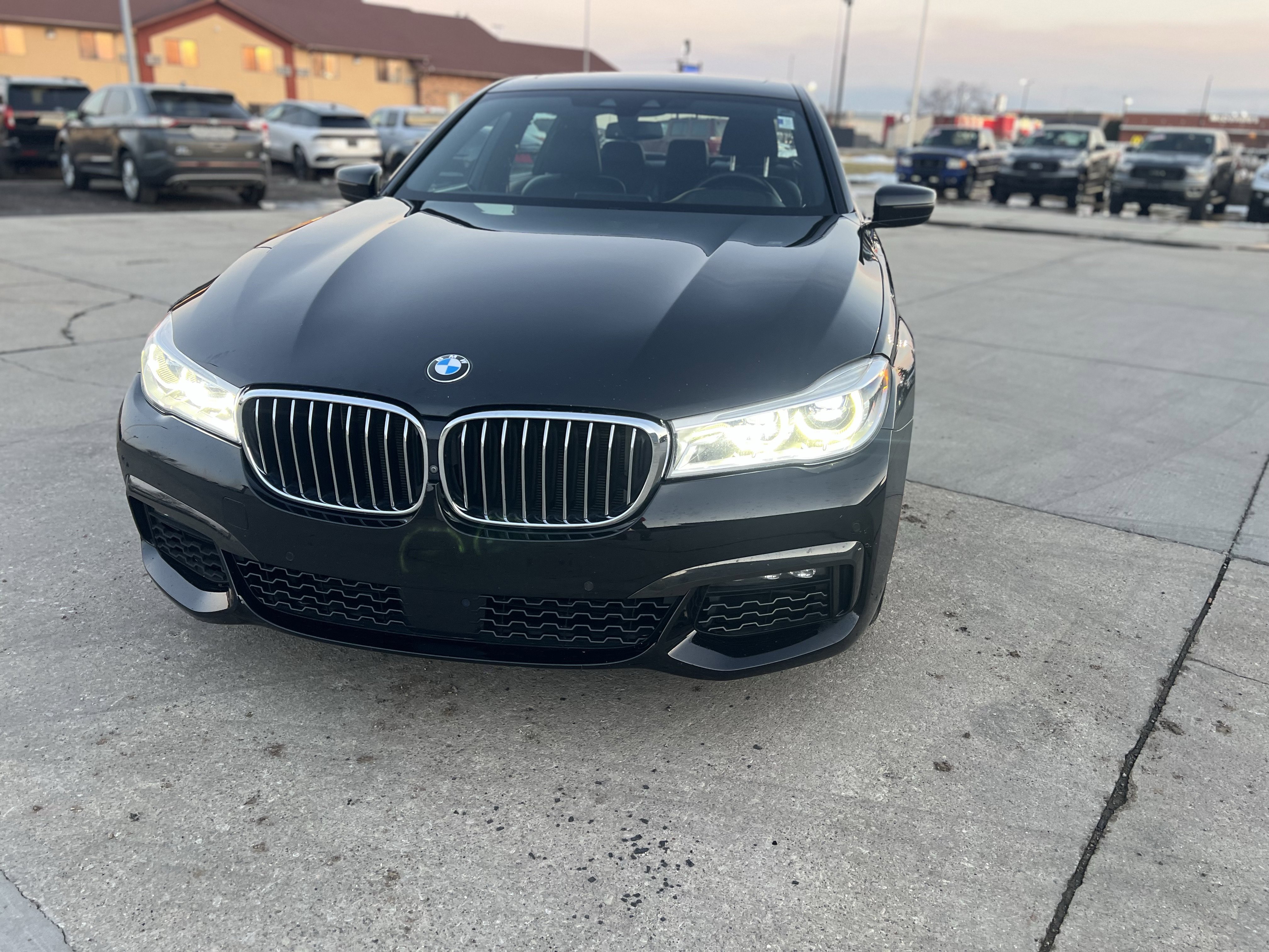 Used 2016 BMW 750i xDrive image 8