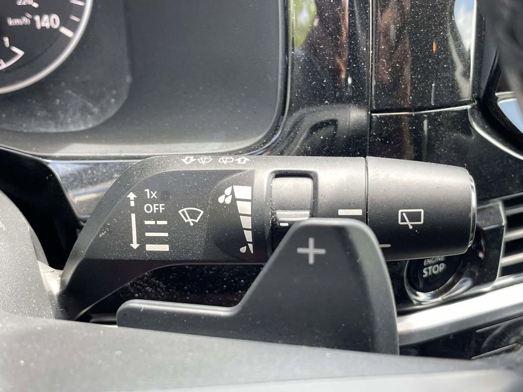 Used 2025 Nissan Pathfinder SV AWD/4WD image 32