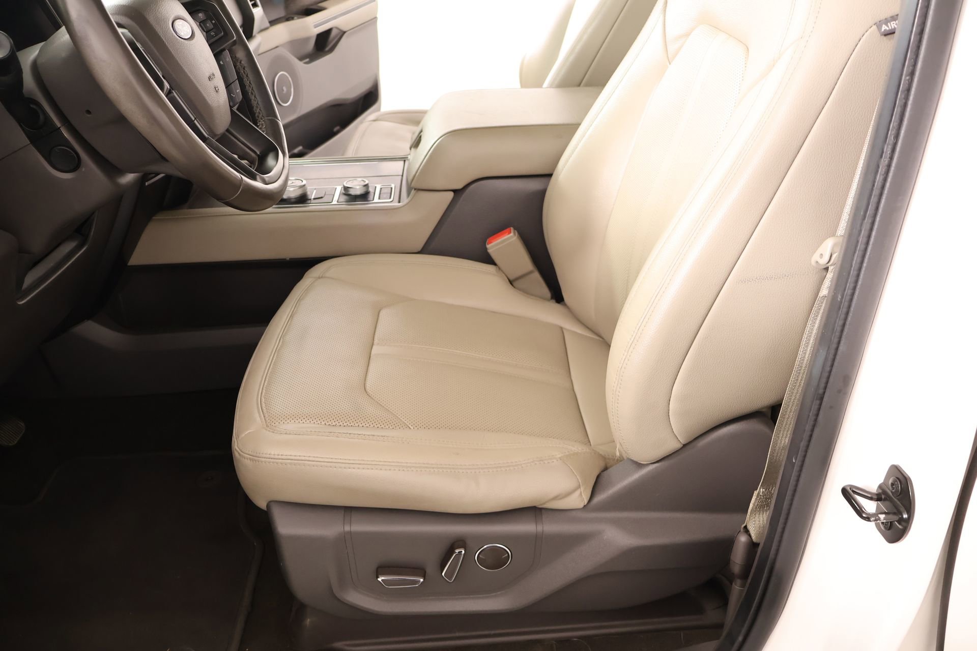 Used 2019 Ford Expedition Limited w/ Equipment Group 302A image 12