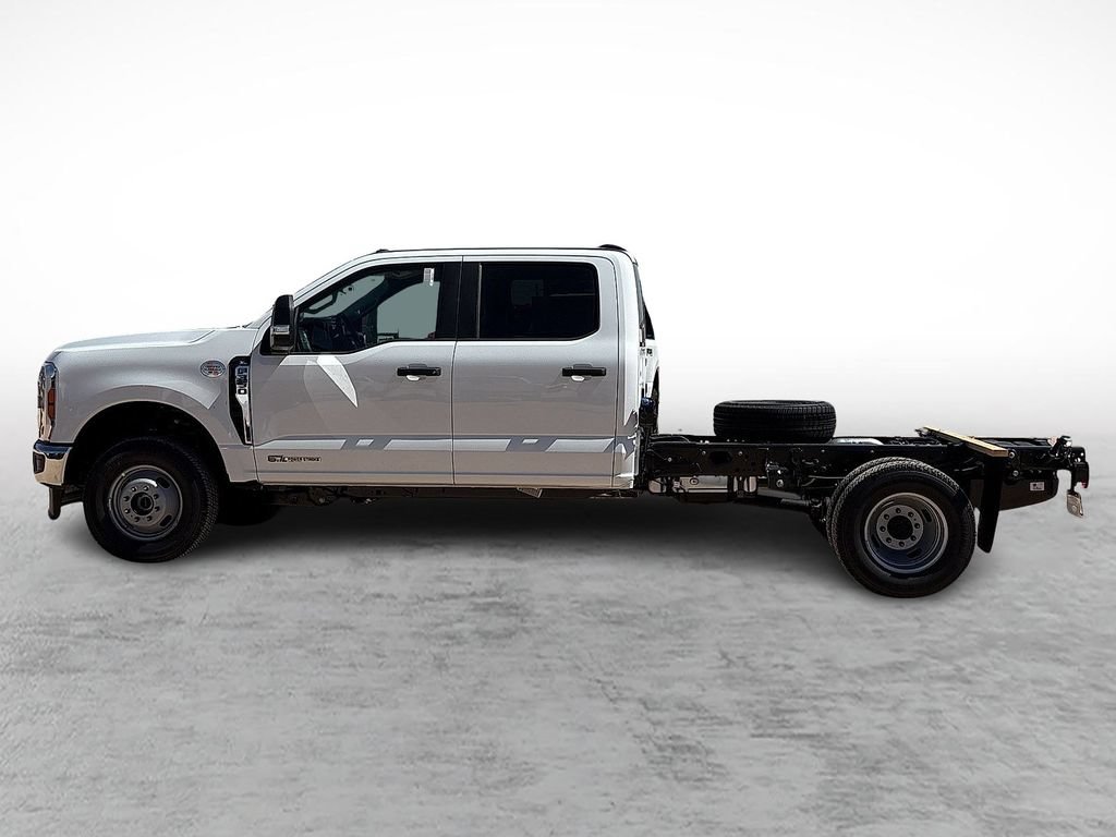 New 2026 Ford F350 4x4 Crew Cab DRW Super Duty image 6