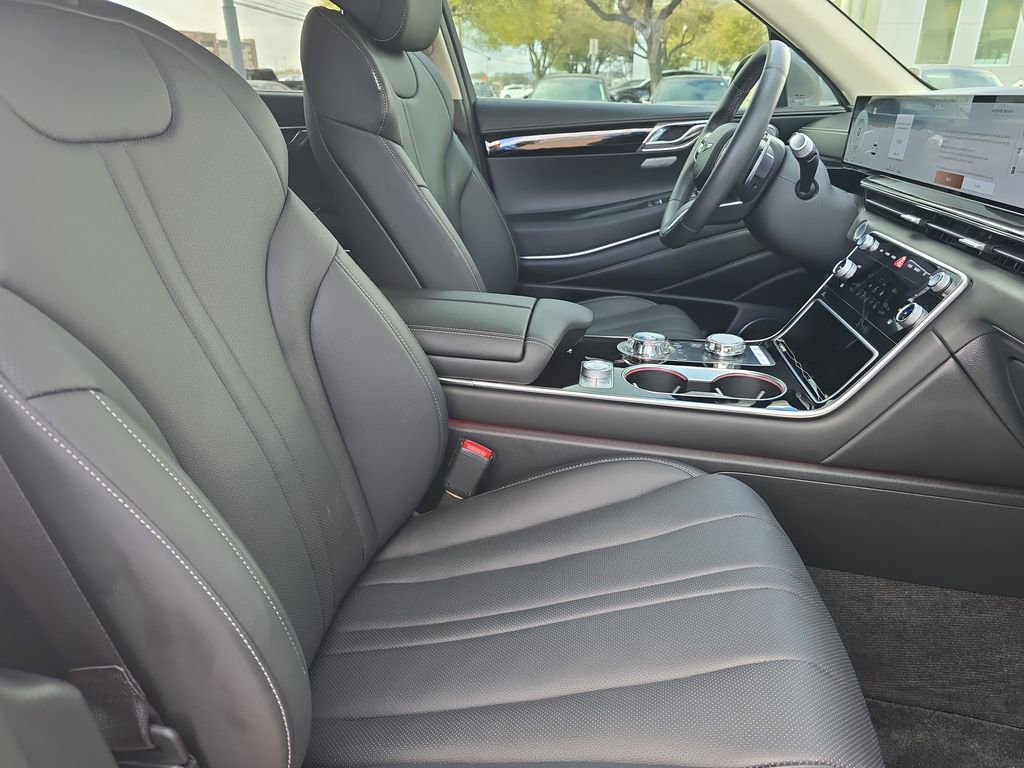 Used 2025 Genesis GV80 2.5T image 10