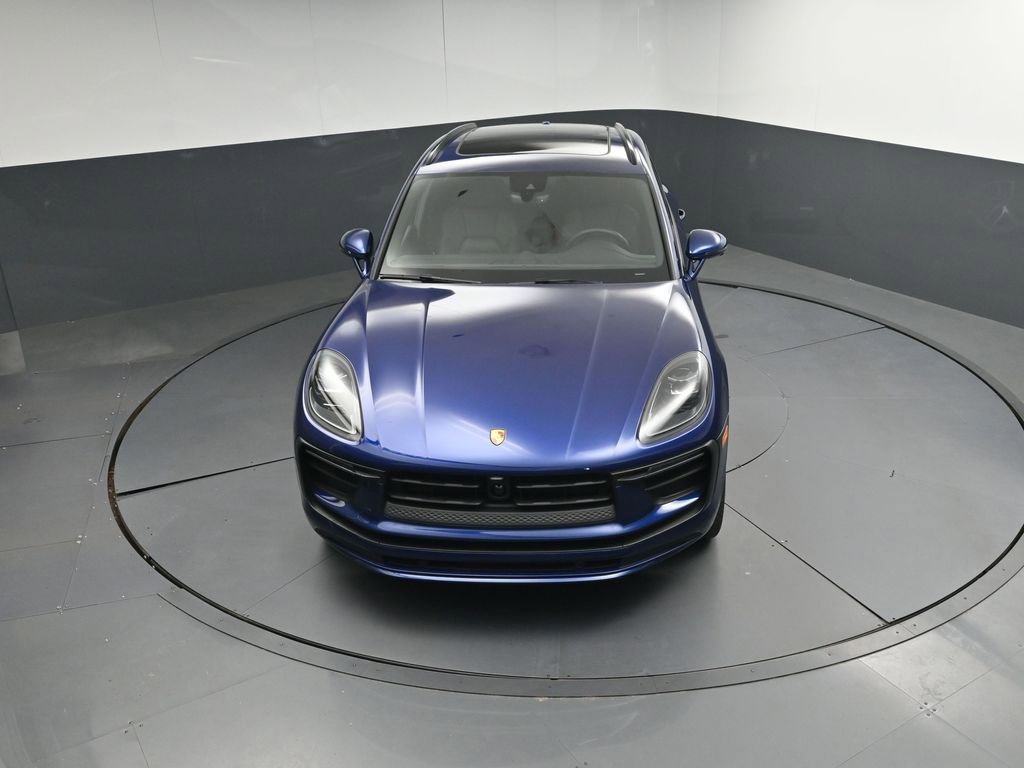 Used 2025 Porsche Macan AWD/4WD image 41