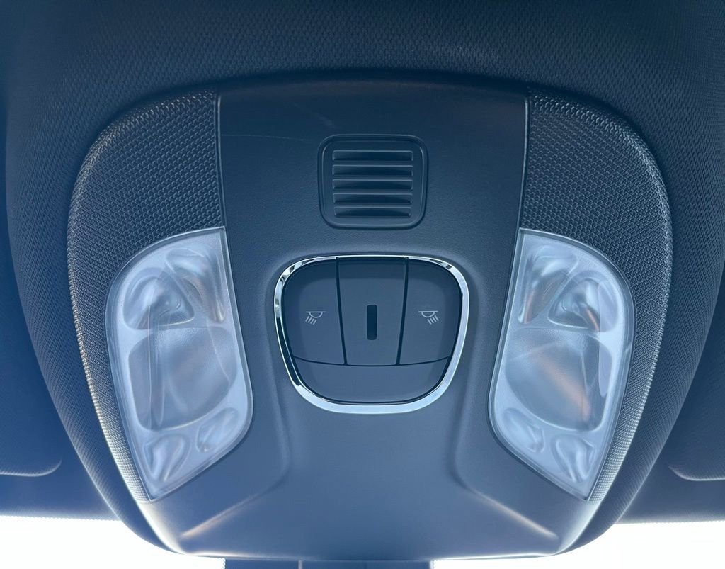 Used 2024 Jeep Compass Latitude image 19