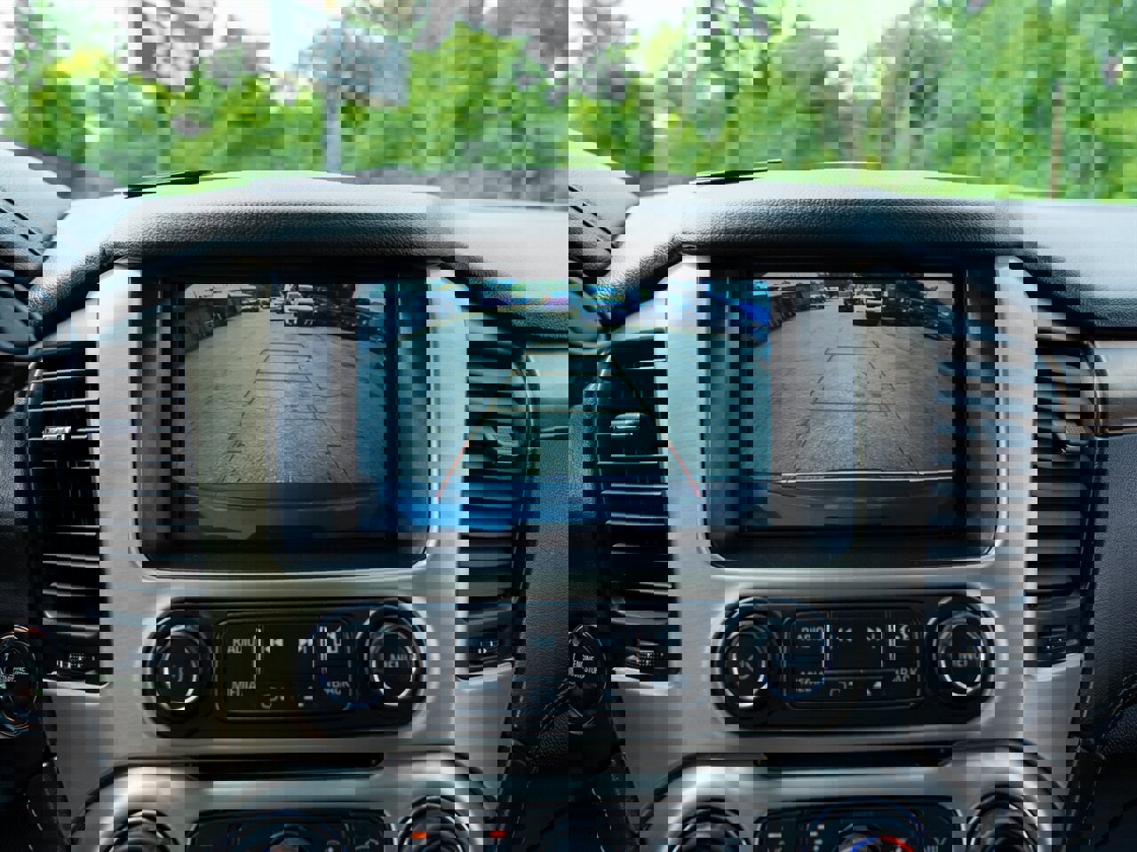 Used 2018 GMC Yukon Denali w/ Denali Ultimate Package image 34