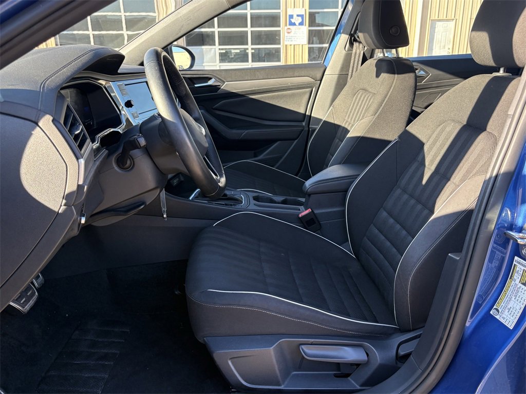 Used 2024 Volkswagen Jetta Sport image 12