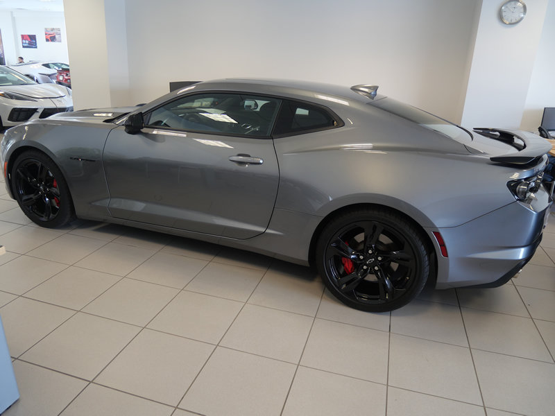 Used 2021 Chevrolet Camaro SS RWD image 4