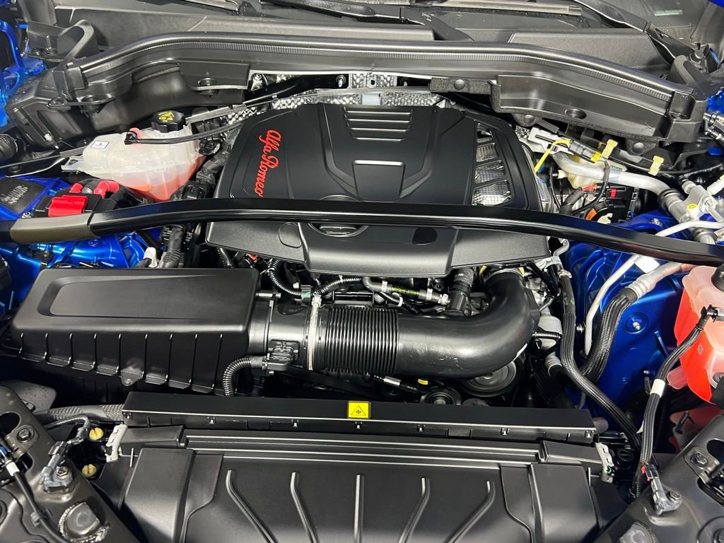 Used 2024 Alfa Romeo Stelvio Veloce image 36