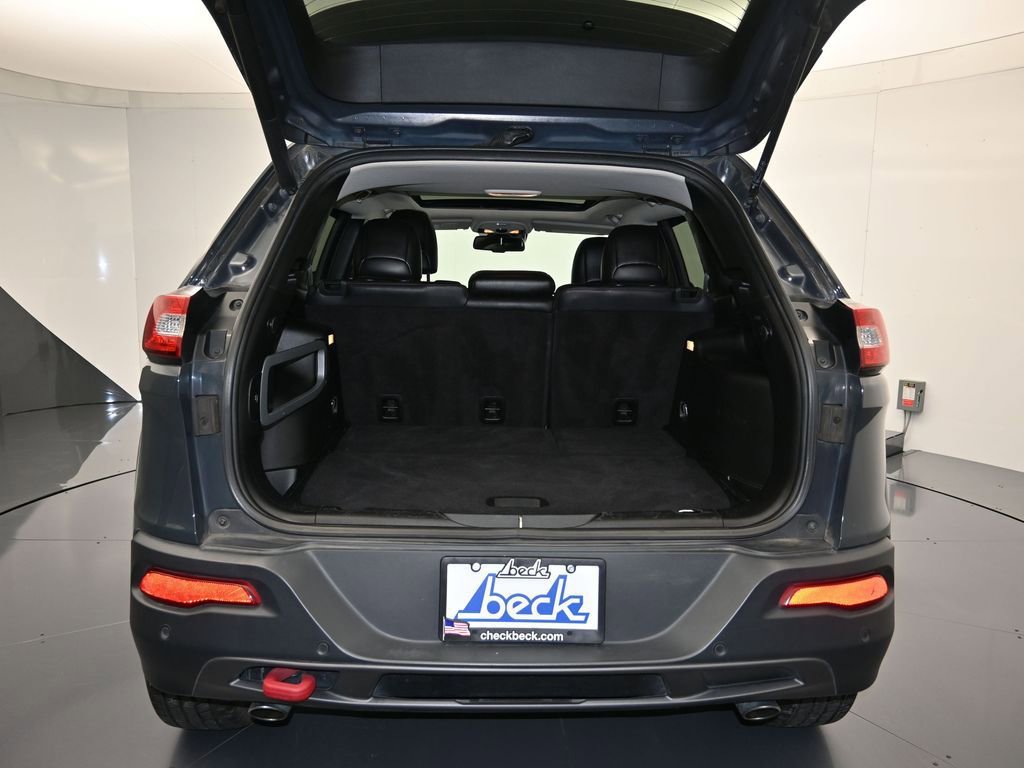 Used 2016 Jeep Cherokee Trailhawk w/ Comfort/Convenience Group image 26