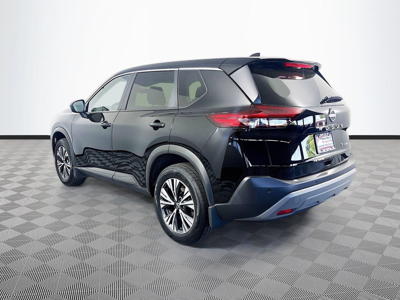 Used 2023 Nissan Rogue SV AWD/4WD image 5