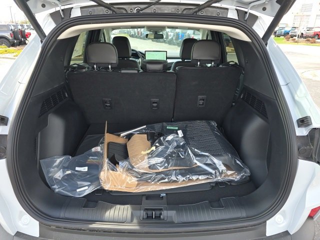 New 2025 Ford Escape SE w/ PHEV Premium Package image 16