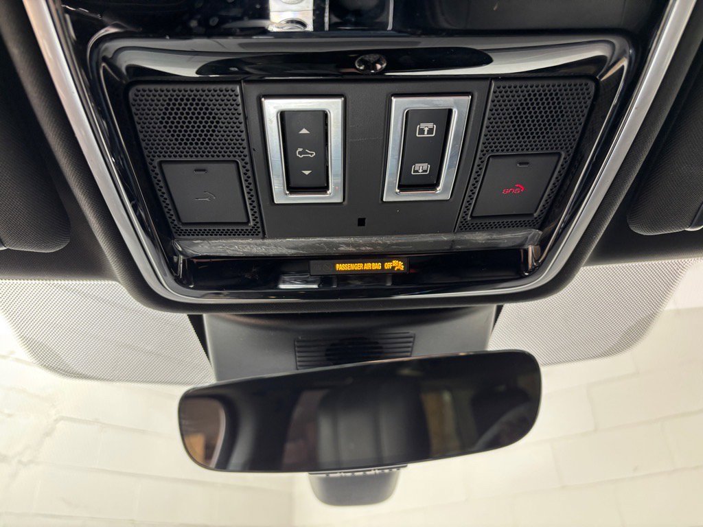 Used 2022 Land Rover Range Rover Westminster Edition image 12