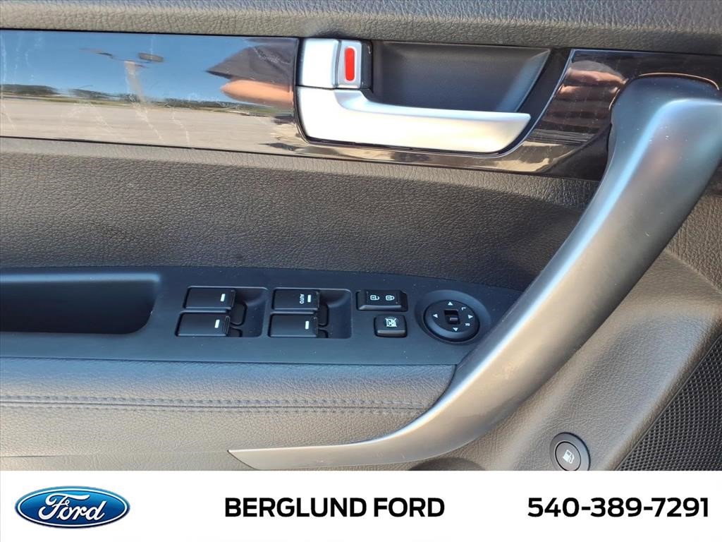 Used 2014 Kia Sorento LX AWD/4WD image 19