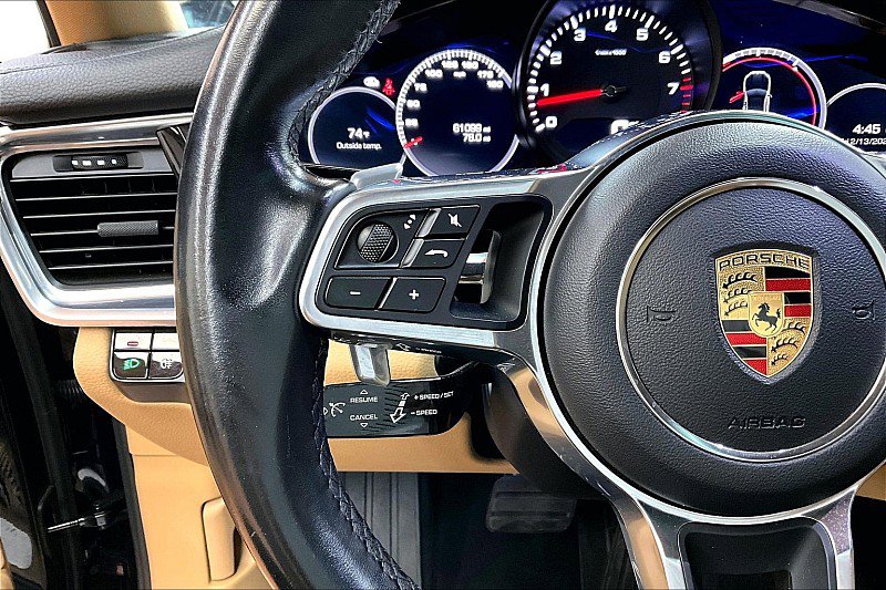 Used 2019 Porsche Panamera w/ Premium Package image 19