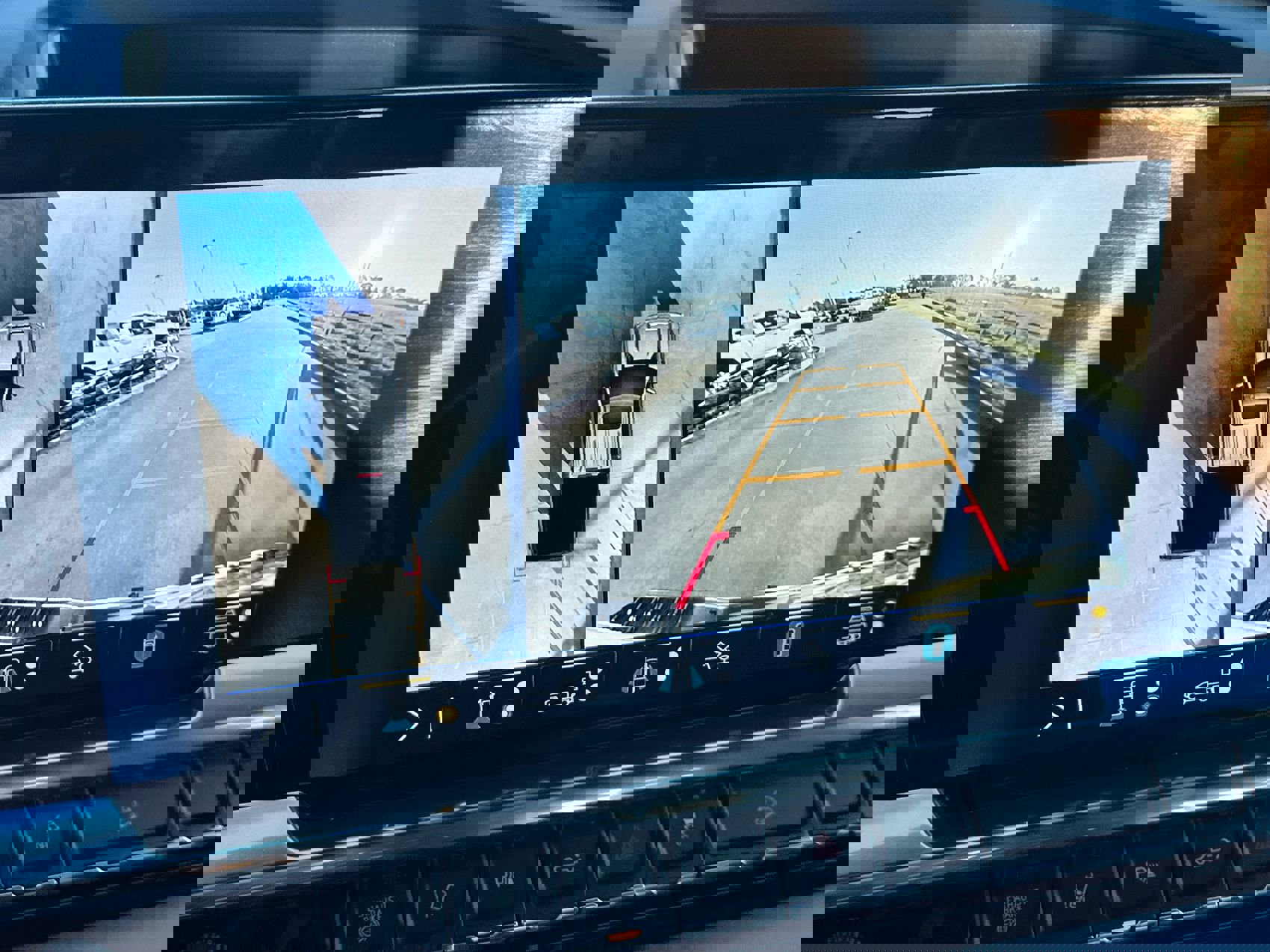 Used 2025 Chevrolet Silverado 2500 High Country w/ Technology Package image 17