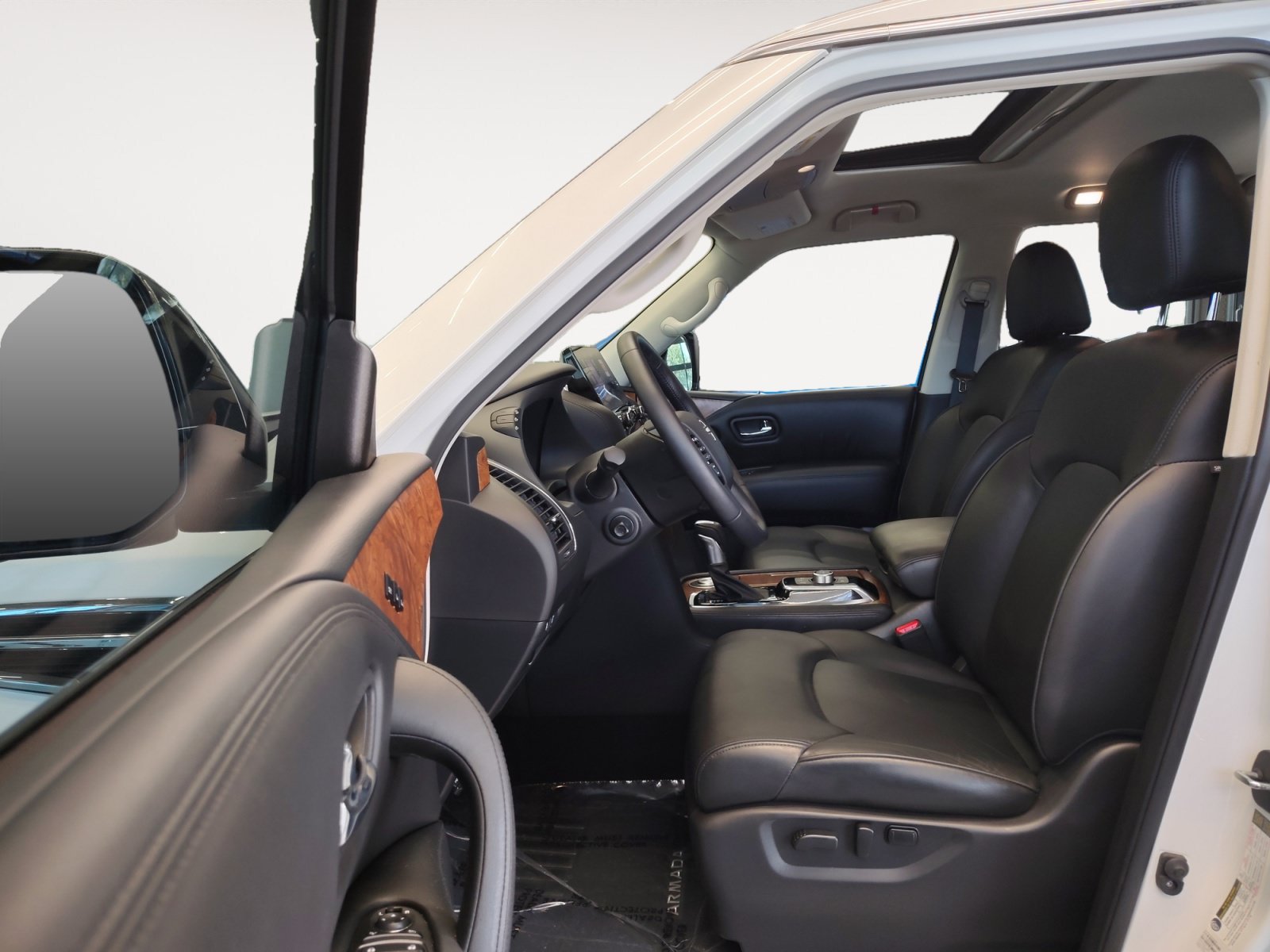 Used 2023 Nissan Armada SL w/ Captain's Chairs Package RWD image 25