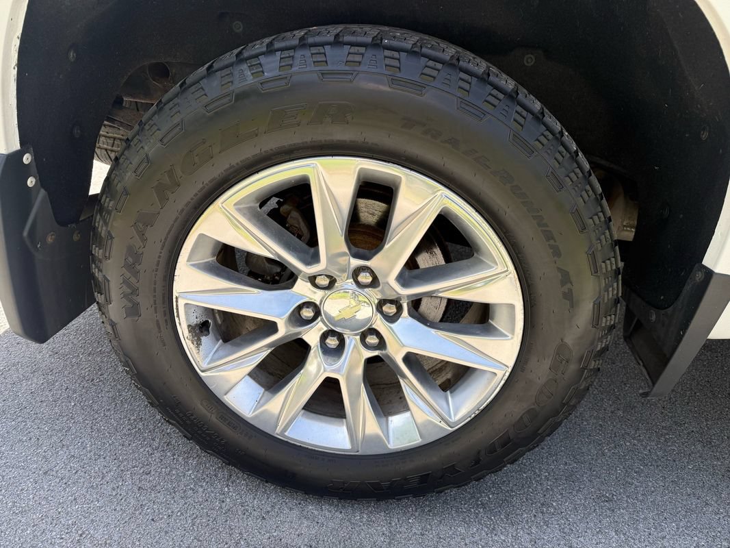 Used 2019 Chevrolet Silverado 1500 LTZ w/ LTZ Plus Package AWD/4WD image 13
