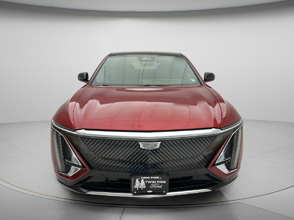 Used 2024 Cadillac Lyriq Tech AWD/4WD image 2