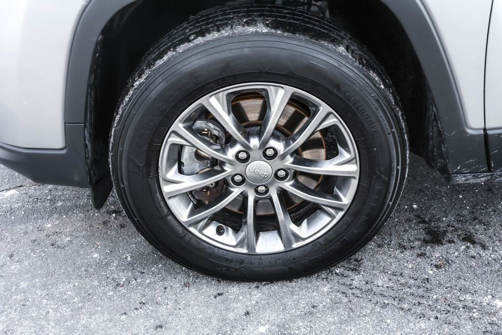 Used 2020 Jeep Cherokee Latitude Lux w/ Comfort/Convenience Group image 14