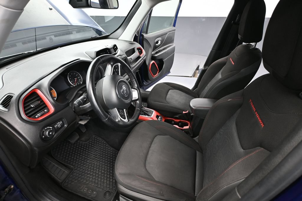 Used 2020 Jeep Renegade Trailhawk w/ Cold Weather Group AWD/4WD image 22