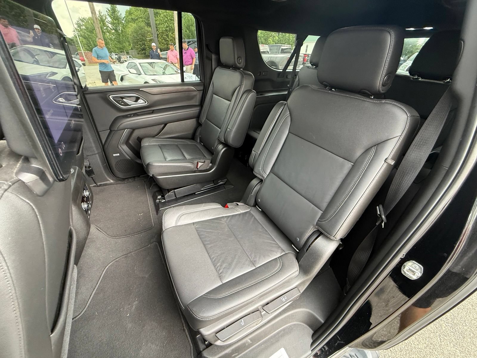 Used 2021 Chevrolet Suburban Z71 w/ Rear Media and Nav Package AWD/4WD image 19