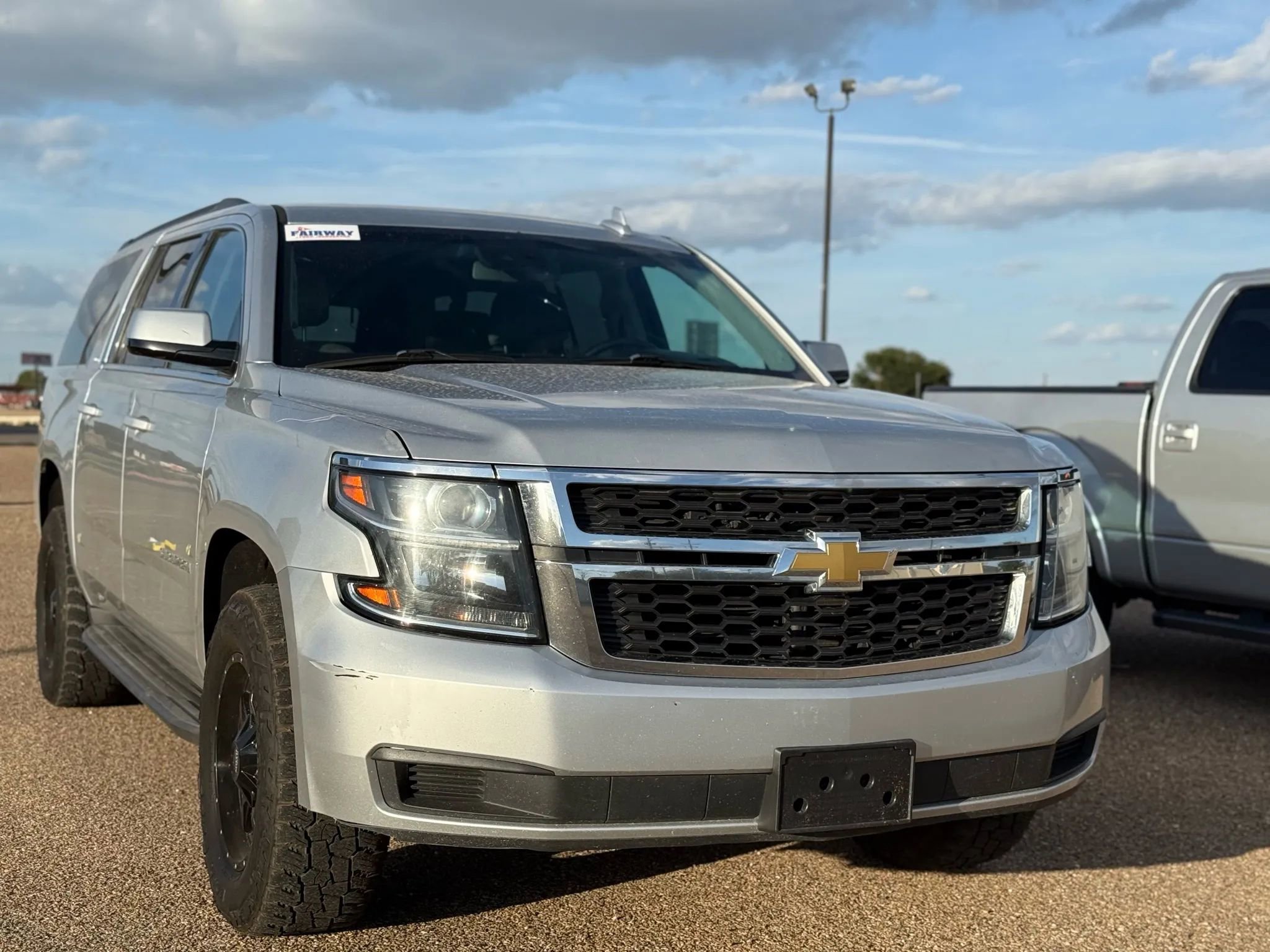 Used 2019 Chevrolet Suburban LT image 3
