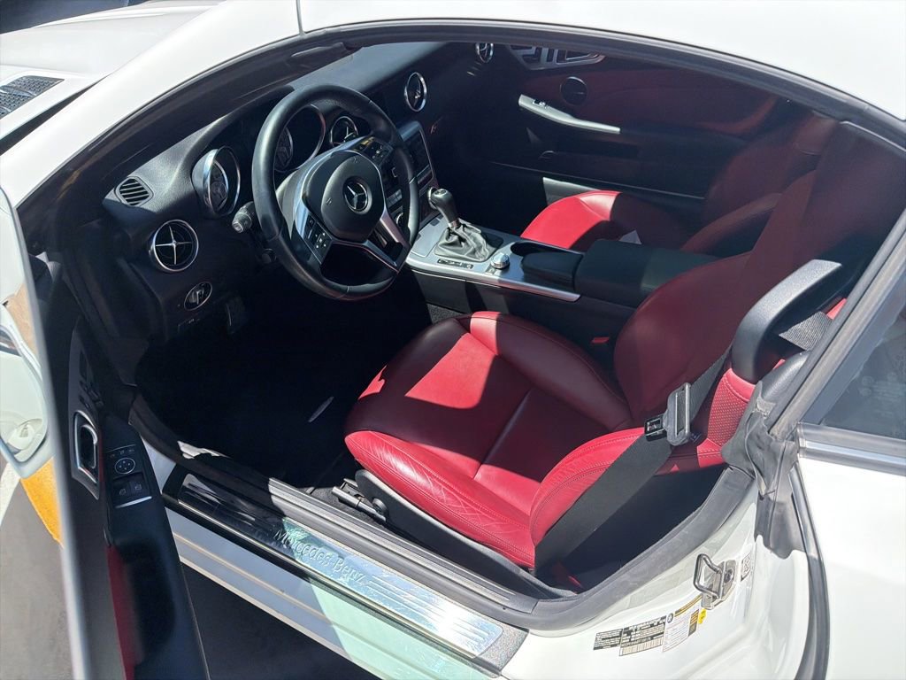 Used 2015 Mercedes-Benz SLK 250 image 8