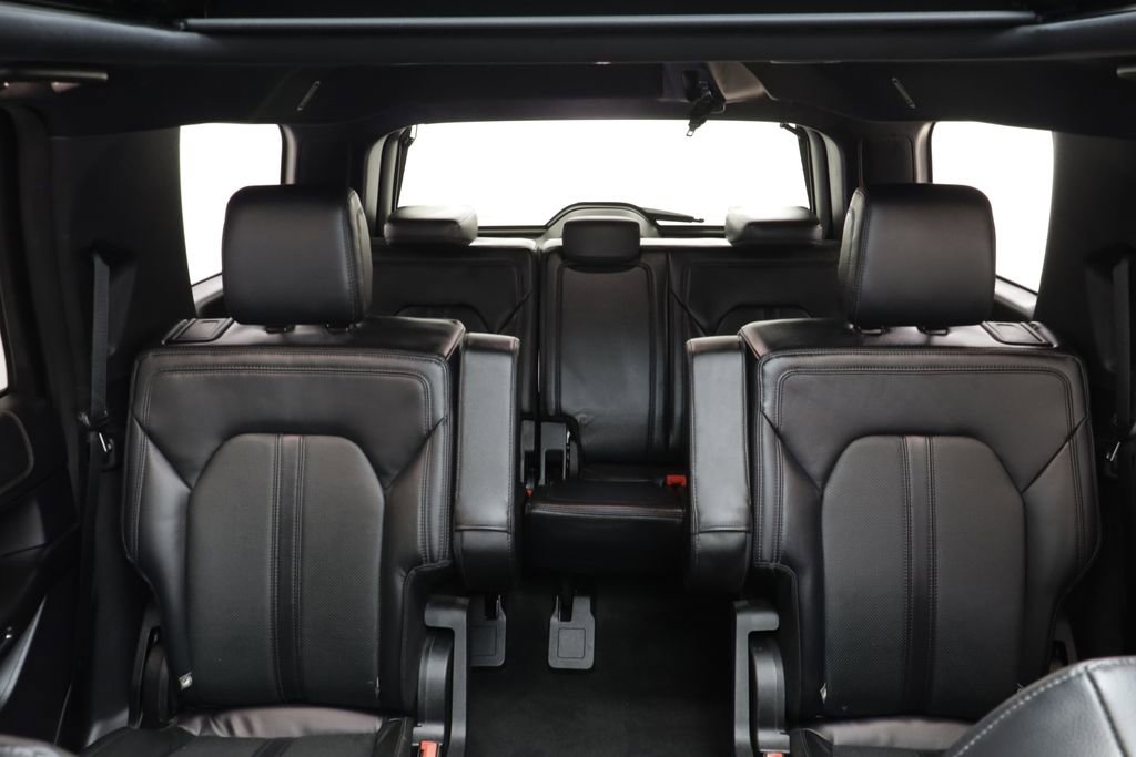 Used 2019 Ford Expedition Limited w/ Equipment Group 301A AWD/4WD image 16