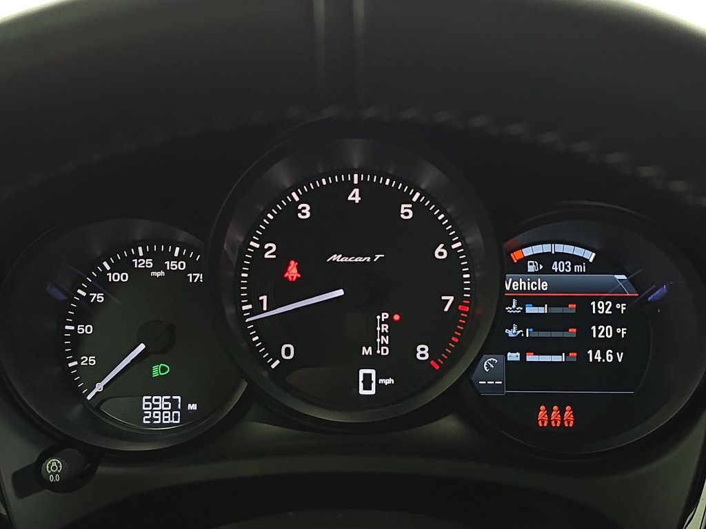 Certified 2025 Porsche Macan Turbo AWD/4WD image 15
