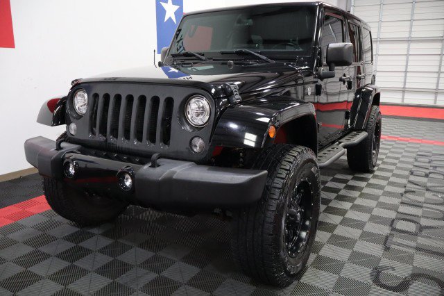 Used 2017 Jeep Wrangler Unlimited Sahara w/ Connectivity Group AWD/4WD image 3