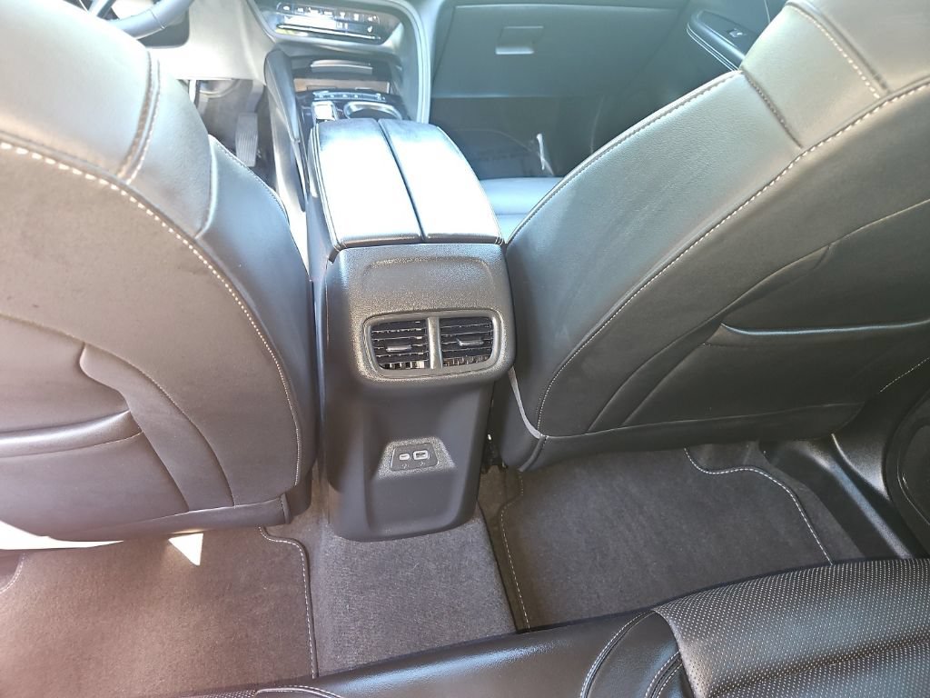 Used 2023 Buick Envision Essence AWD/4WD image 23